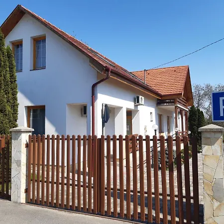 Vendégház üveghíd Vendégház